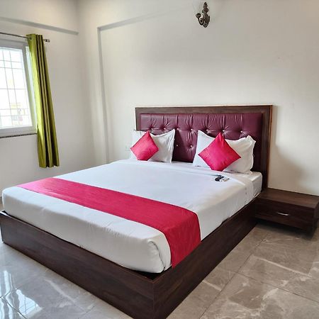 Hotel Dreams Inn Бангалор Экстерьер фото
